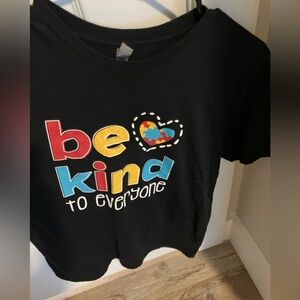 Women’s be kind to everyone shirt like new condition